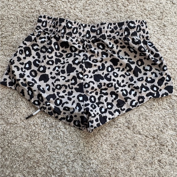 Leopard Shorts - Picture 2 of 3